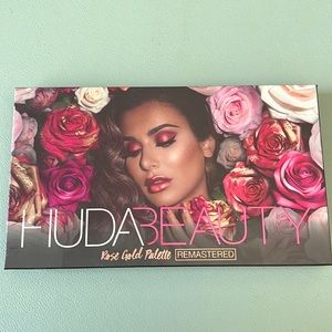 EUC Huda Beauty Rose Gold Remastered Palette